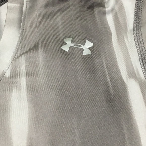 Fitted Under Armour tee - Picture 2 of 4